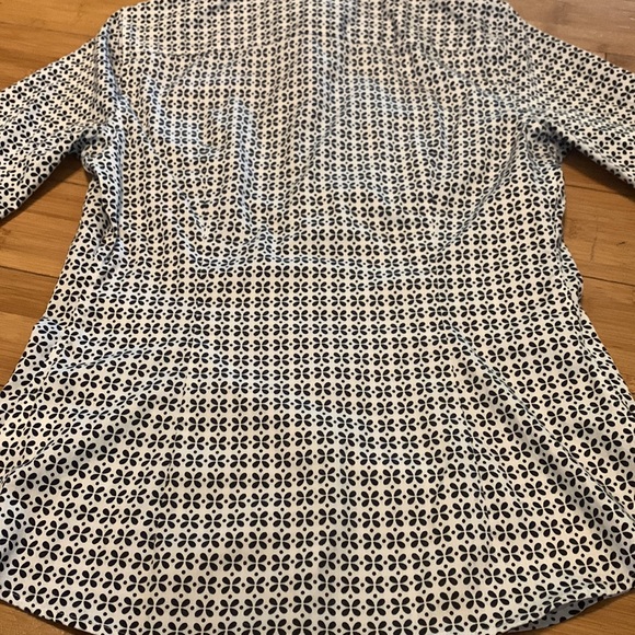Banana Republic non-iron Fitted Top size 4 - Picture 7 of 8